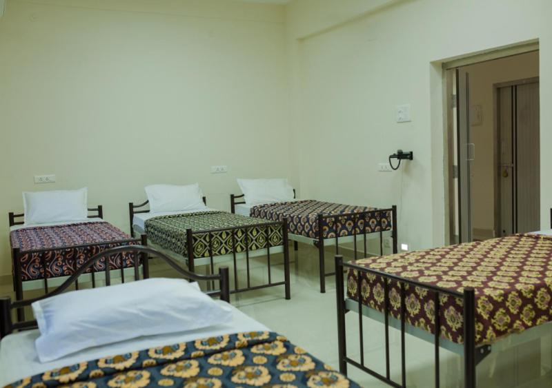 Hotel Aalayam Tiruvannāmalai Екстериор снимка